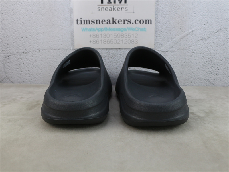 Free Shipping Yeezy Slide Onyx HQ6448